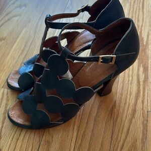 Chie Mihara  sz 39 teal leather 4” heels circles leather strap great condition
